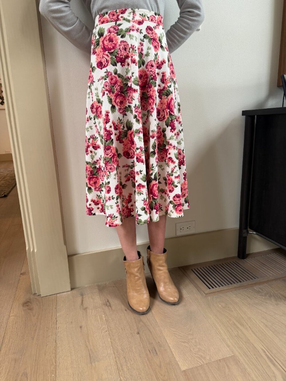 Gabriella Rocha Flared Floral Skirt, size M